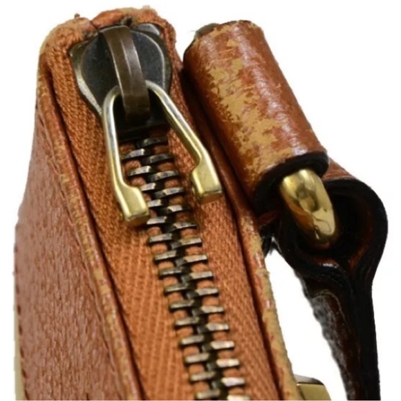 Authenticated Gucci Nailhead Abbey Messenger Shoulder Bag Crossbody Tote Bag - Picture 10 of 15